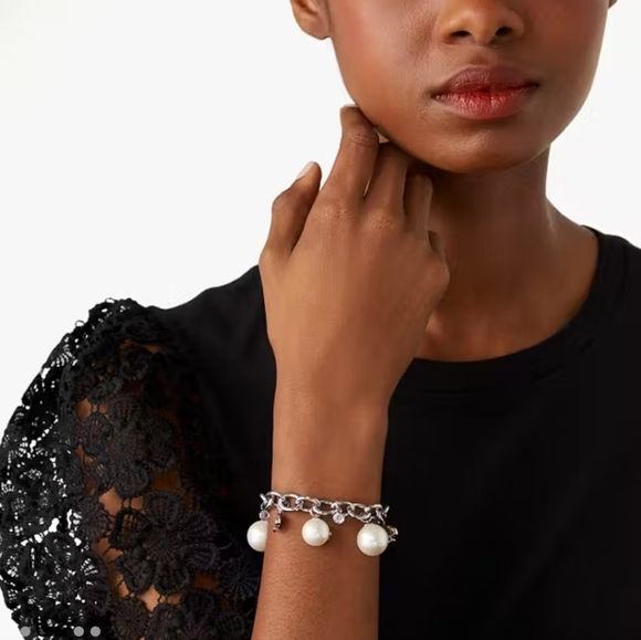 🔹️Kate Spade🔹️ Everyday Spade Silver Charm Bracelet - Picture 3 of 4